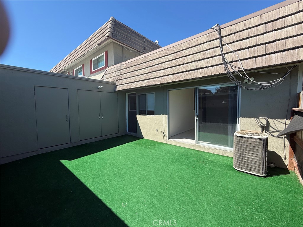 4728 Larwin Avenue Property Photo 27