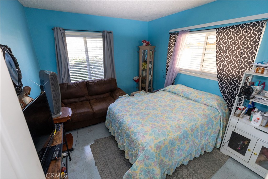 19320 Parthenia Street Property Photo 8