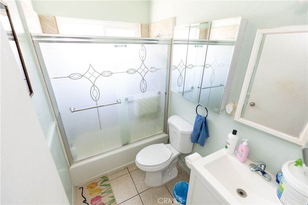 19320 Parthenia Street Property Photo 10