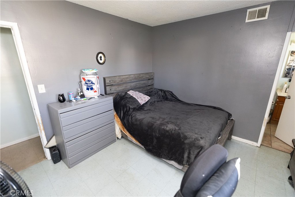 19320 Parthenia Street Property Photo 11