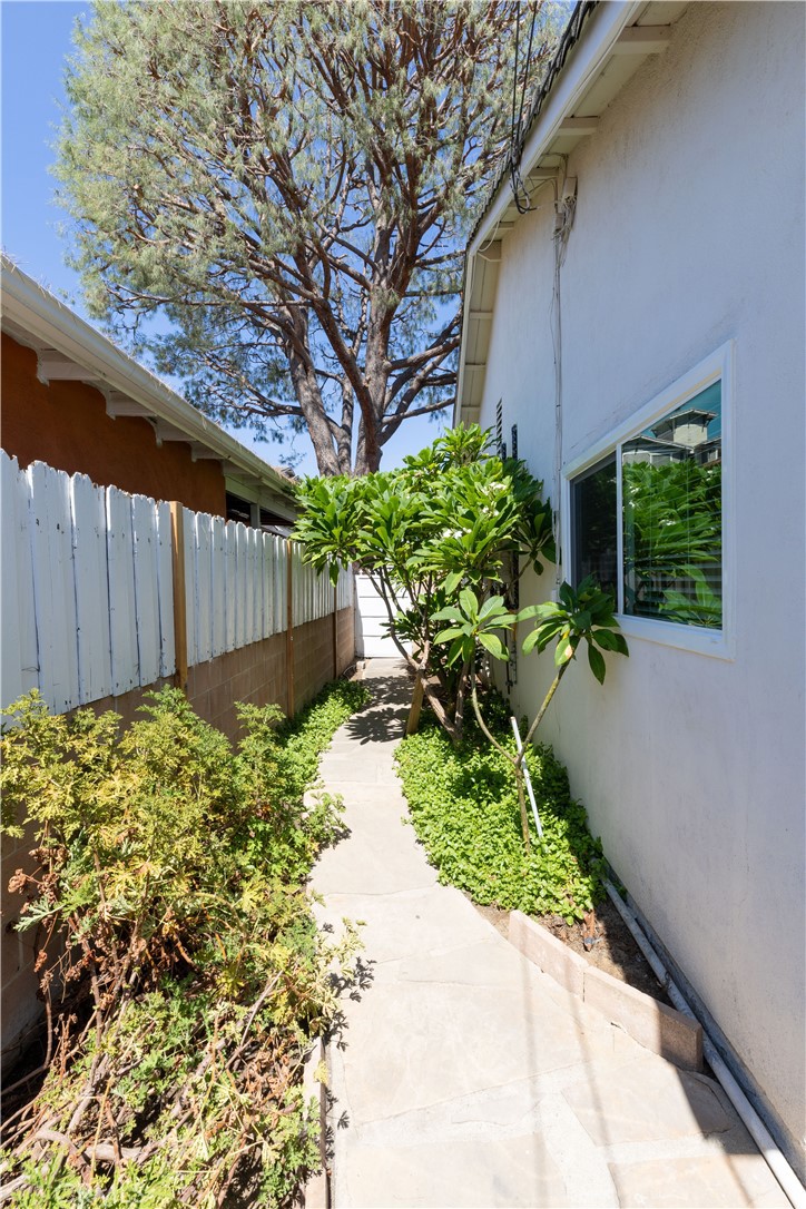 19320 Parthenia Street Property Photo 16