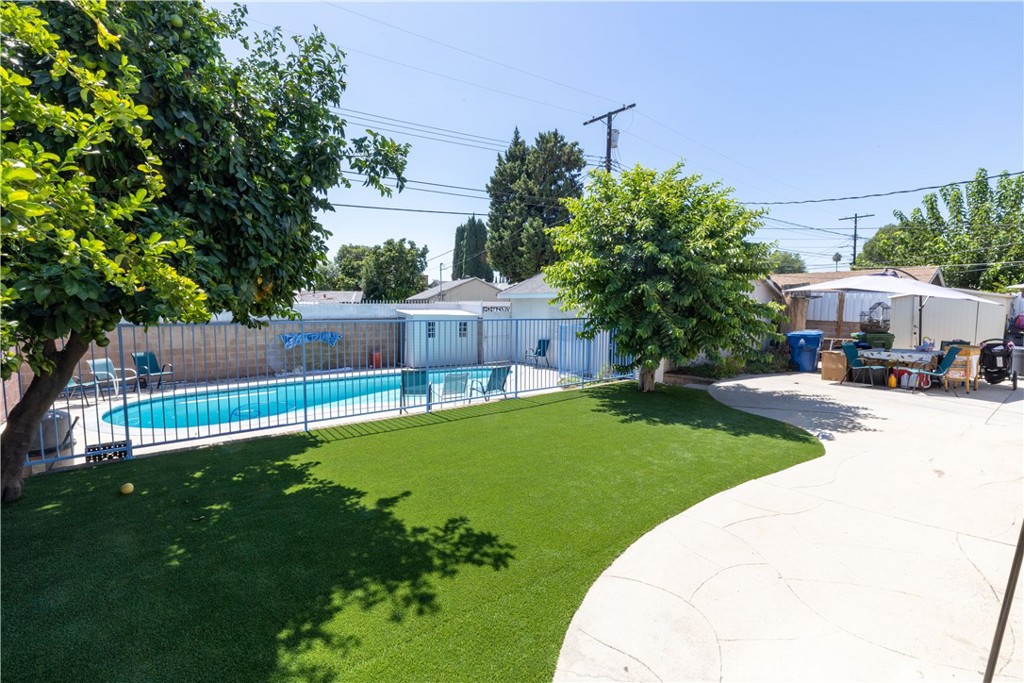 19320 Parthenia Street Property Photo 18