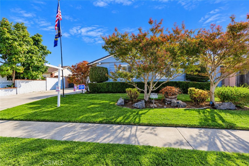 16430 Woodruff St Property Photo 3