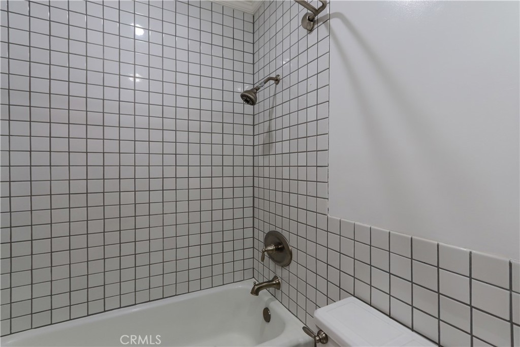 16430 Woodruff St Property Photo 14