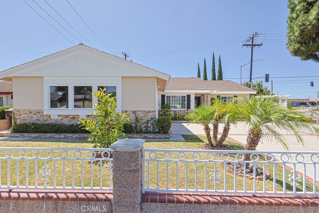 5282 Richmond Property Photo 1