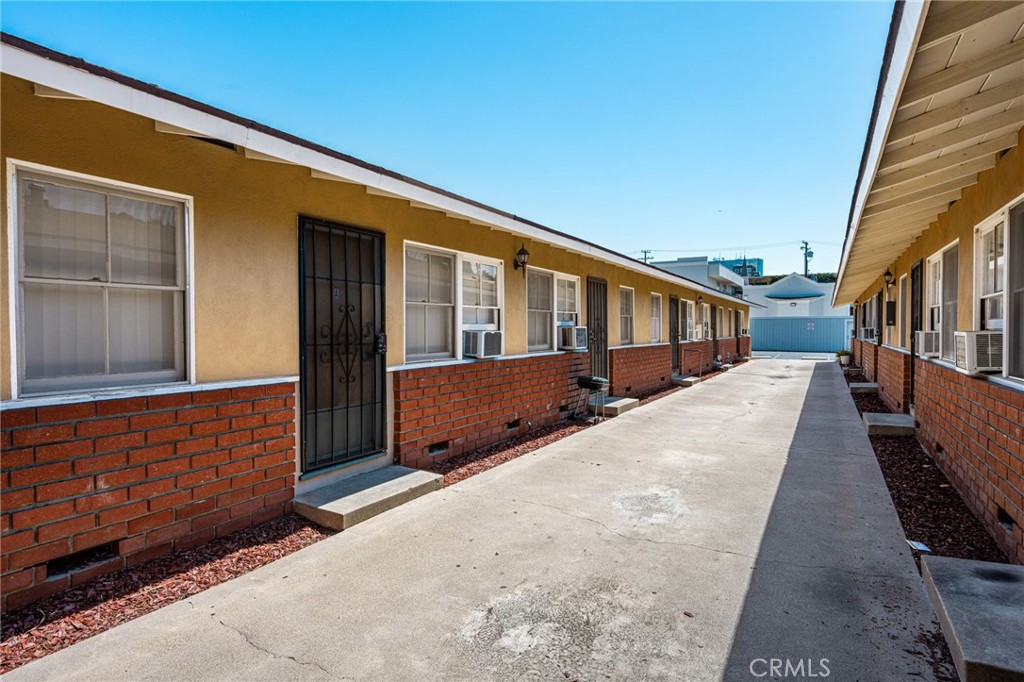 124 W Adele Property Photo 4