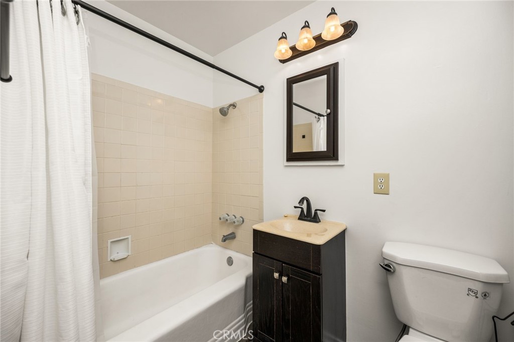 124 W Adele Property Photo 14