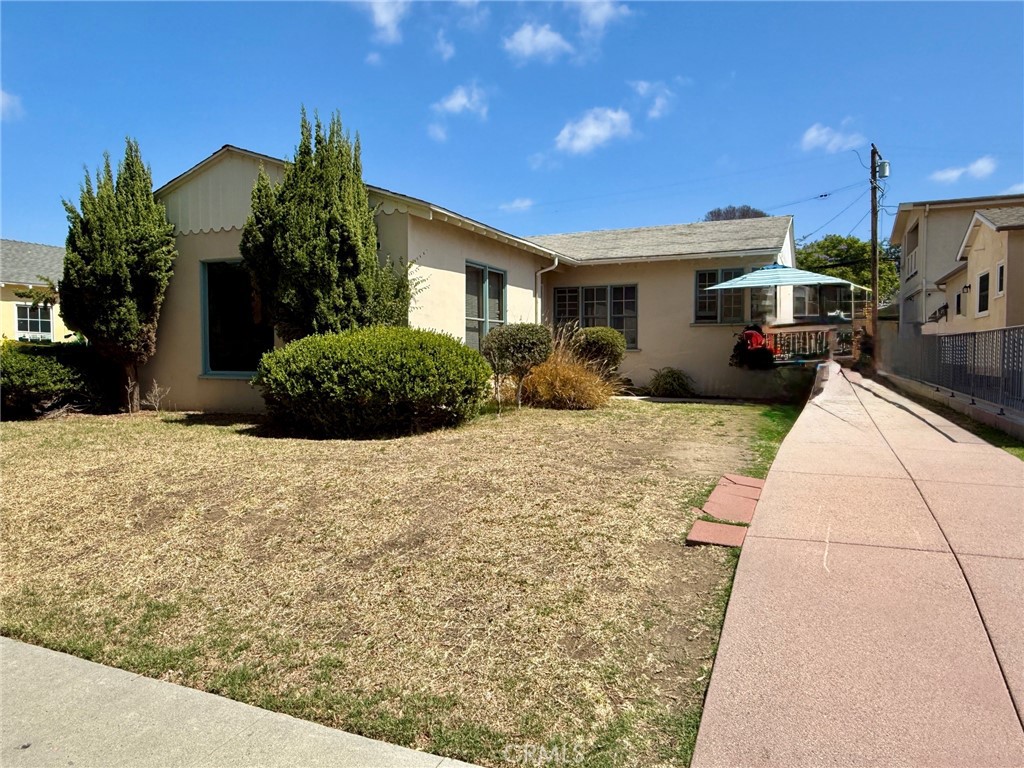 3246 Cerritos Property Photo 2