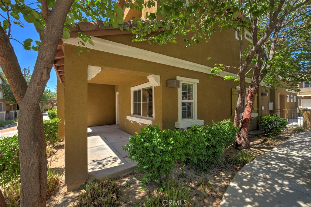 25860 Iris Avenue B Property Photo 3