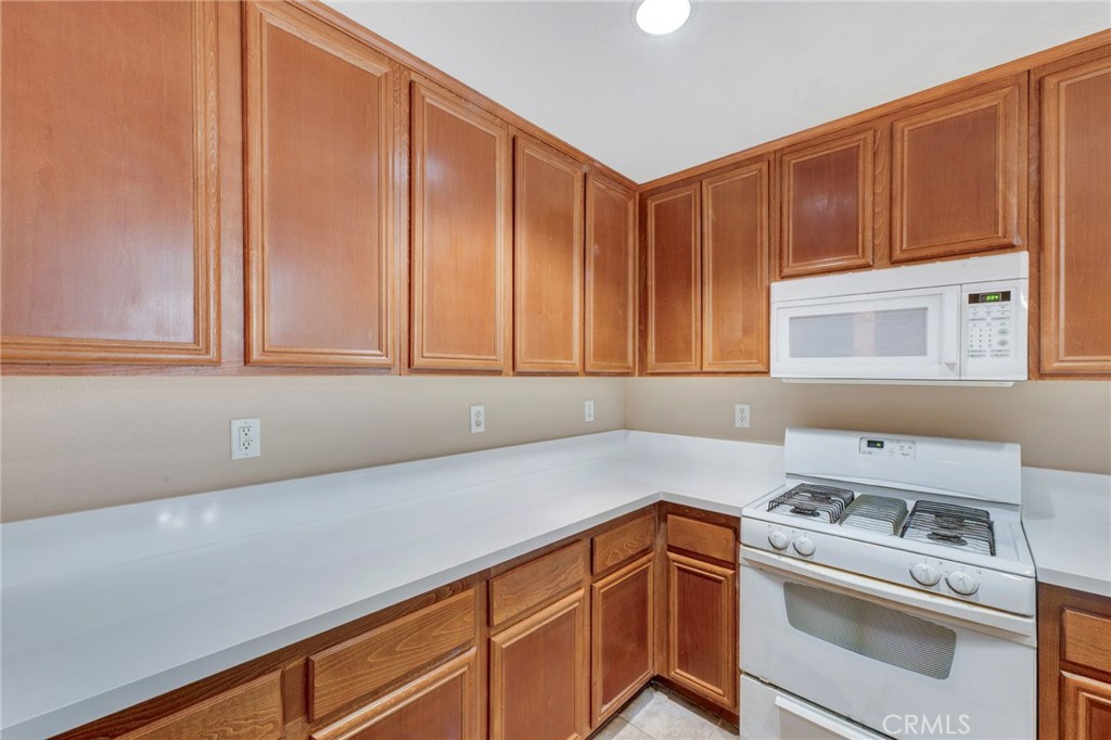 25860 Iris Avenue B Property Photo 11
