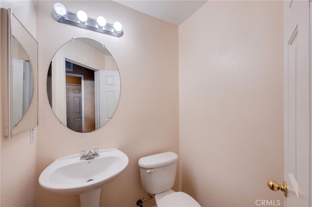 25860 Iris Avenue B Property Photo 14