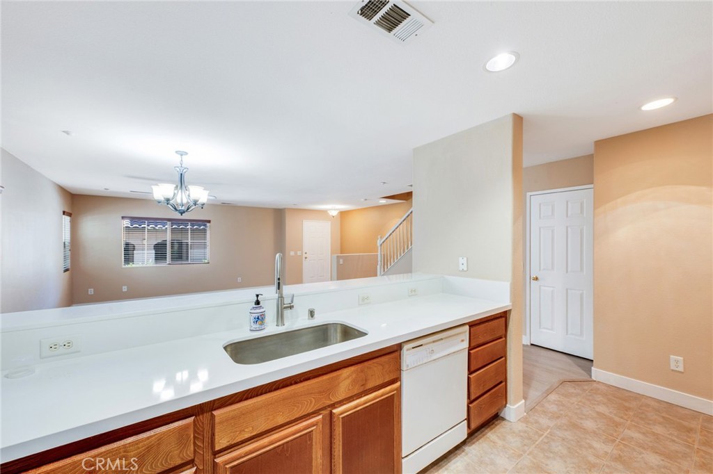 25860 Iris Avenue B Property Photo 16