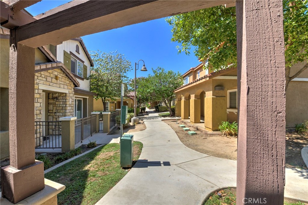 25860 Iris Avenue B Property Photo 31
