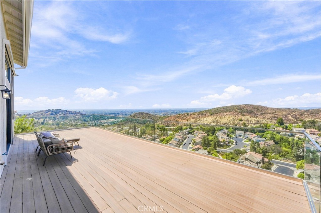 6226 E Cliffway Drive Property Photo 3