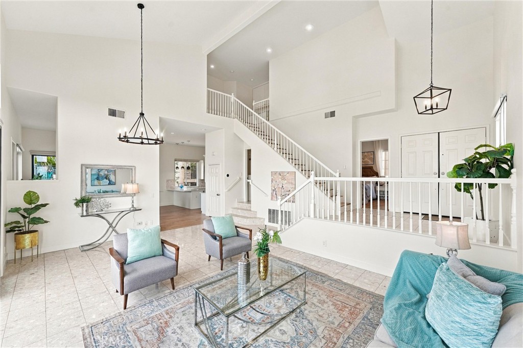 6226 E Cliffway Drive Property Photo 11