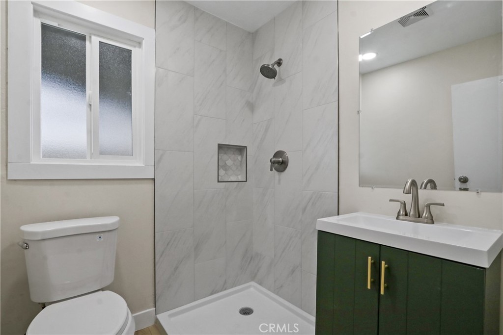 17735 E Newburgh Property Photo 29