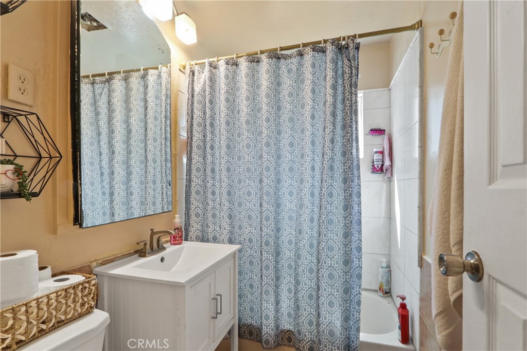 1335 S Douglas Street Property Photo 5