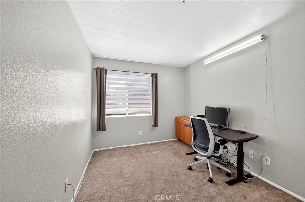 650 W Vermont Avenue 46 Property Photo 15