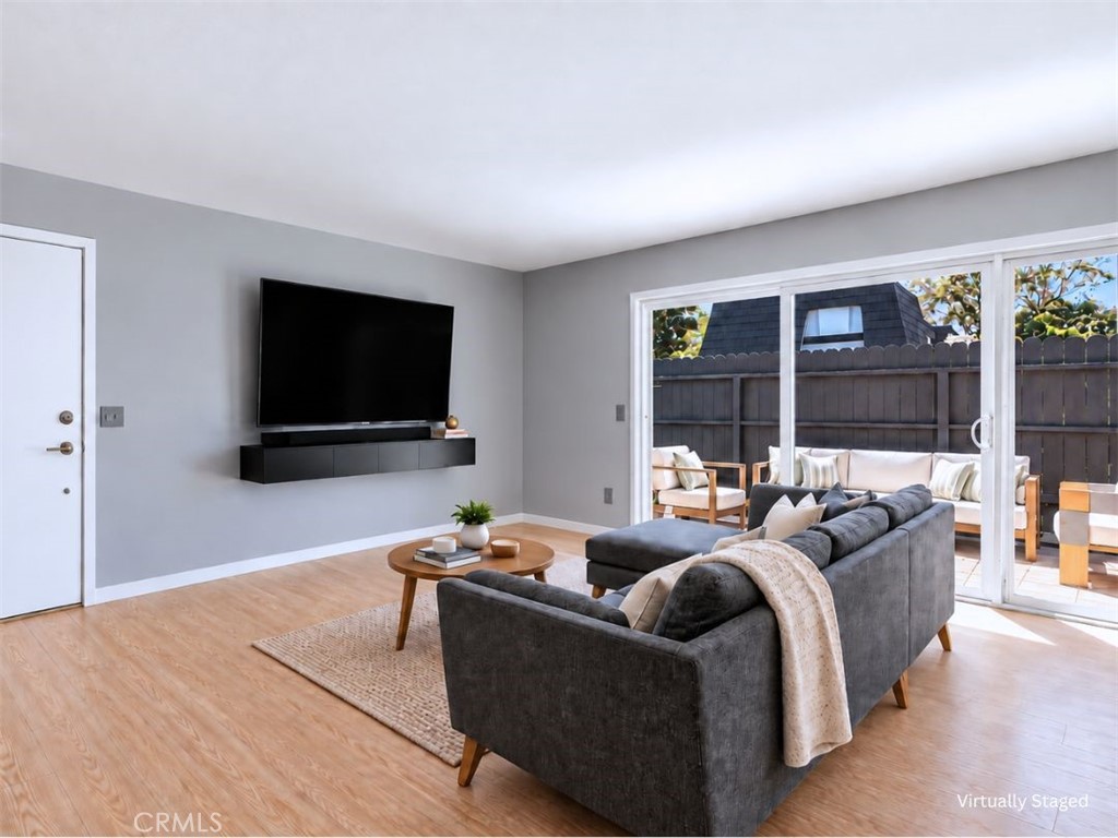 1642 Iowa Street A Property Photo 4