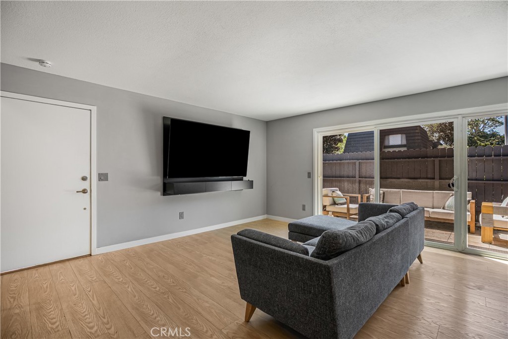 1642 Iowa Street A Property Photo 6