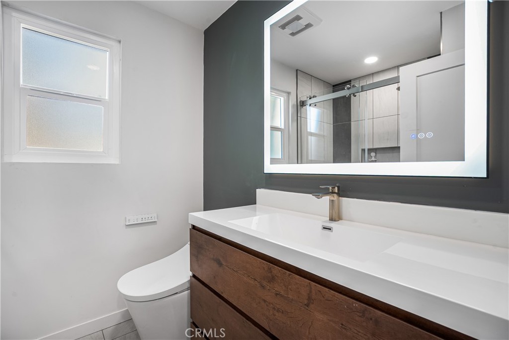 1642 Iowa Street A Property Photo 18