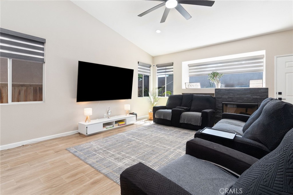 22928 Copper Ridge Property Photo 3