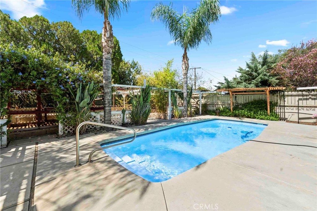 28659 Snead Drive Property Photo 3