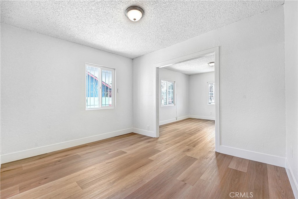 715 E 87th Place Property Photo 8