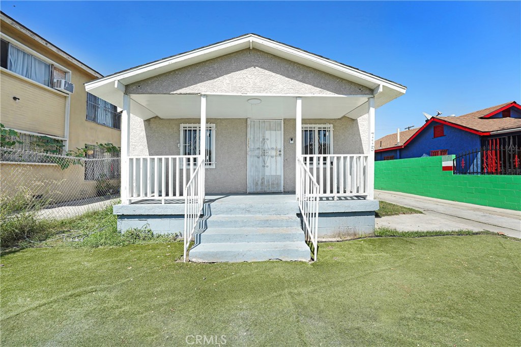 715 E 87th Place Property Photo 12