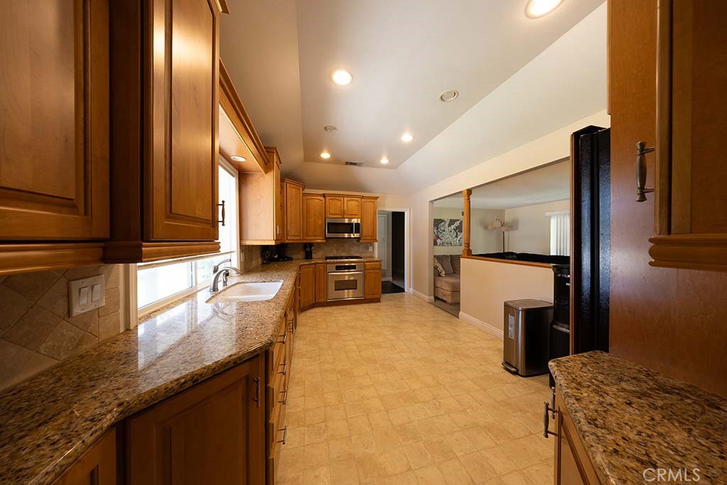 2831 Spruce Property Photo 5