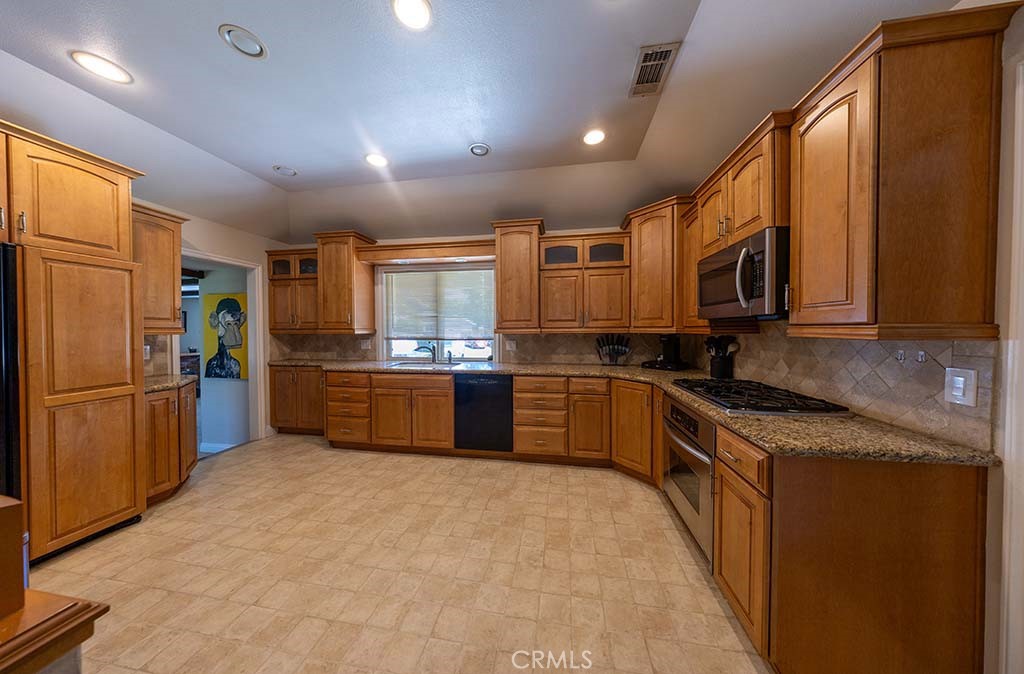 2831 Spruce Property Photo 7