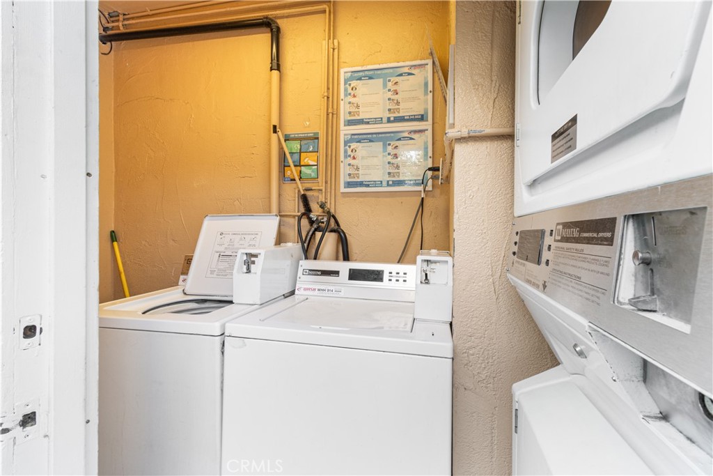 4420 4408 E Greenmeadow Property Photo 8