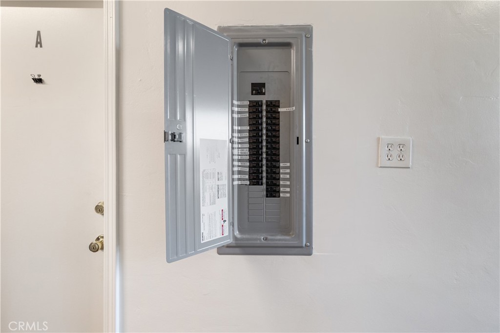 4420 4408 E Greenmeadow Property Photo 15