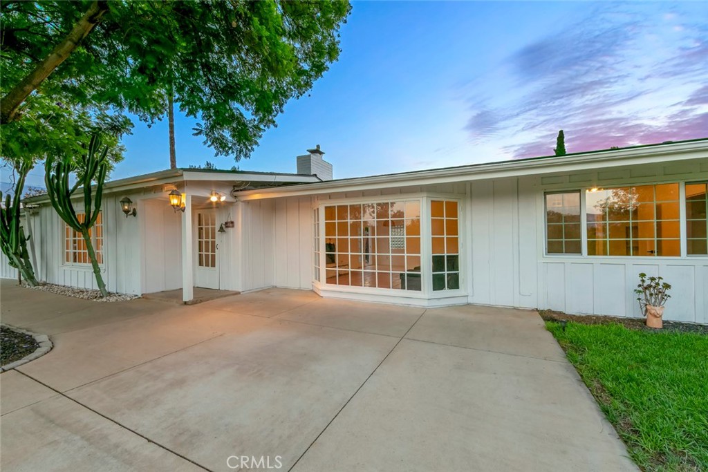 11525 Manzanita Property Photo 2