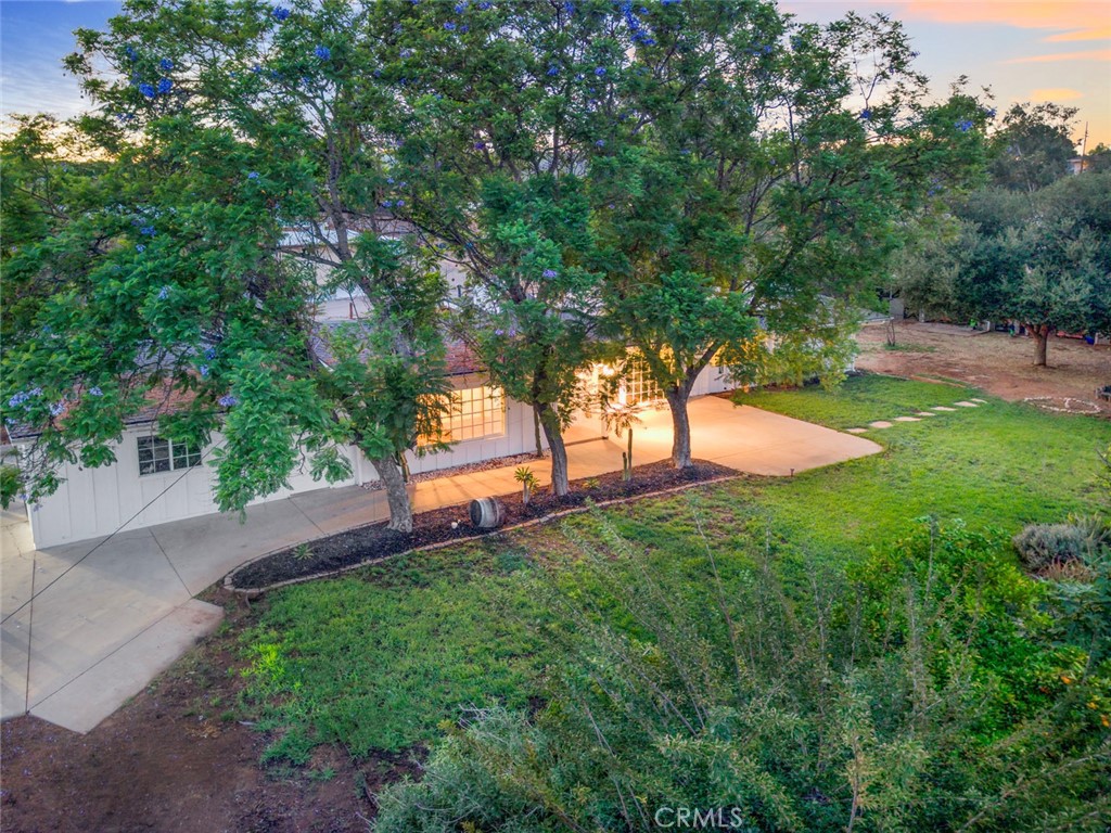 11525 Manzanita Property Photo 5