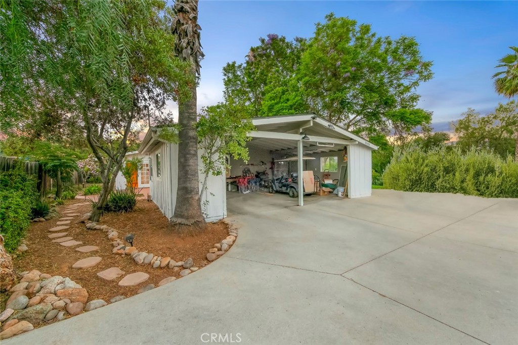 11525 Manzanita Property Photo 10