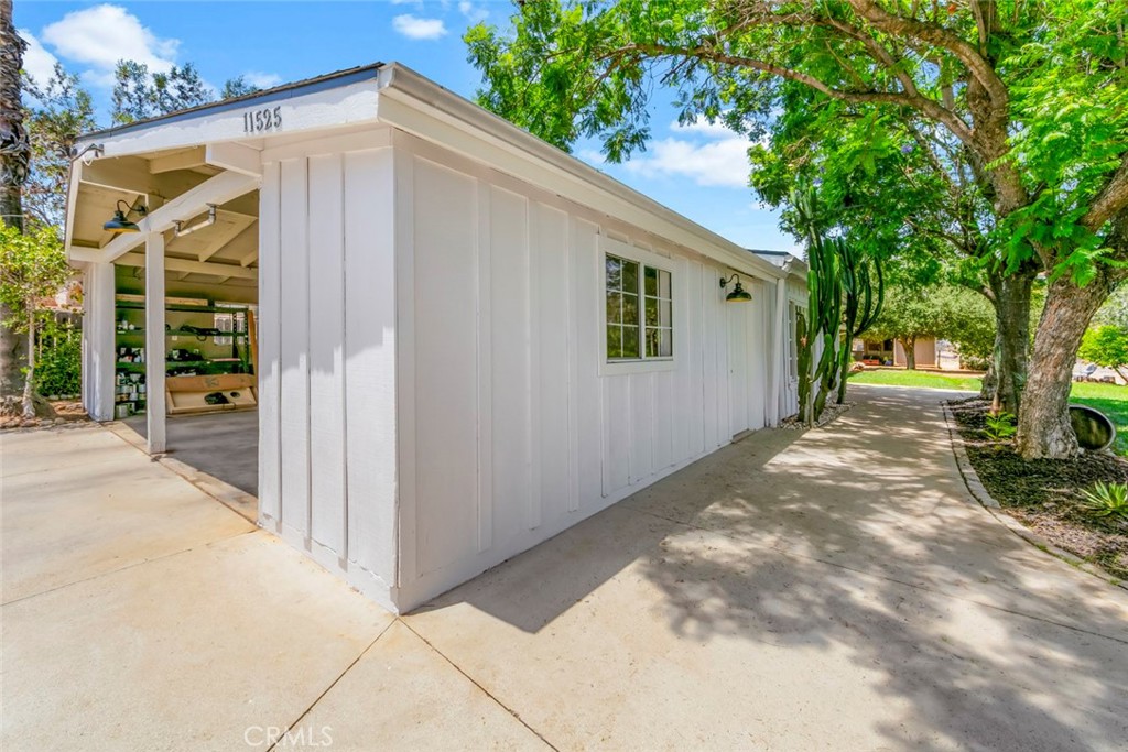 11525 Manzanita Property Photo 12