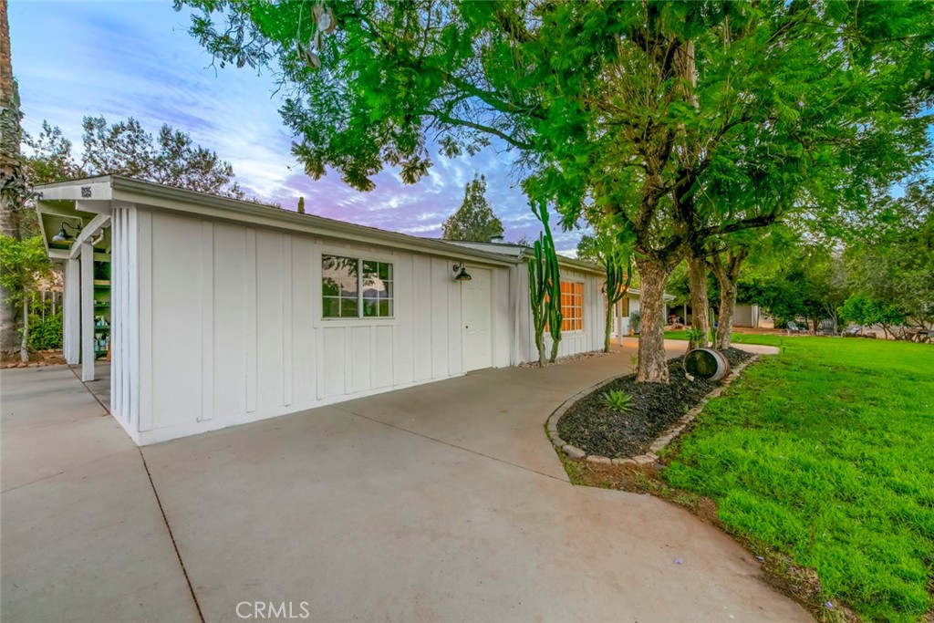 11525 Manzanita Property Photo 18