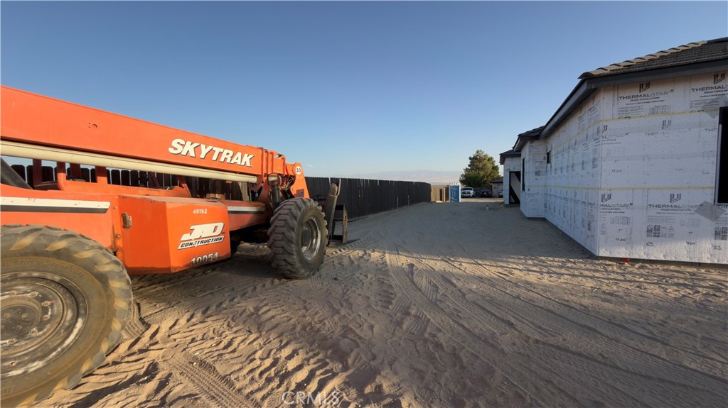 10672 Titanium Property Photo 31