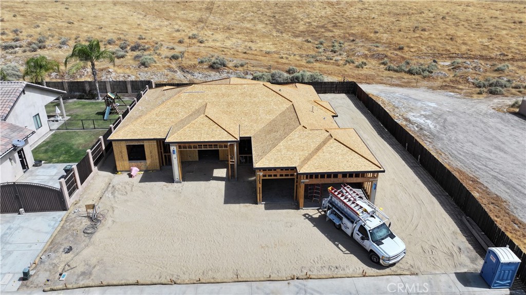 10672 Titanium Property Photo 40