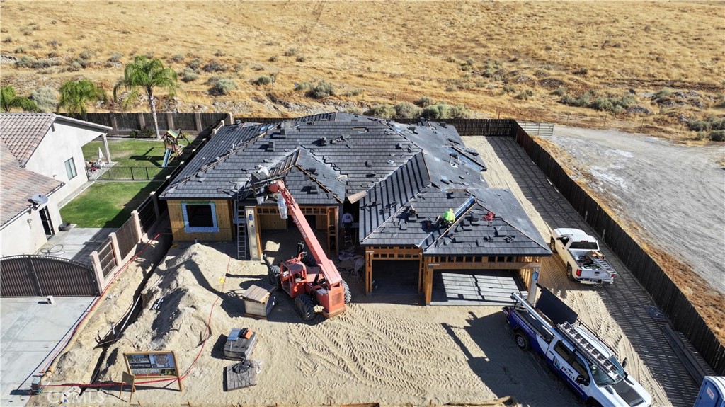 10672 Titanium Property Photo 42