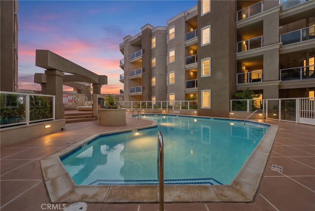 1500 E Ocean 718 Property Photo 6
