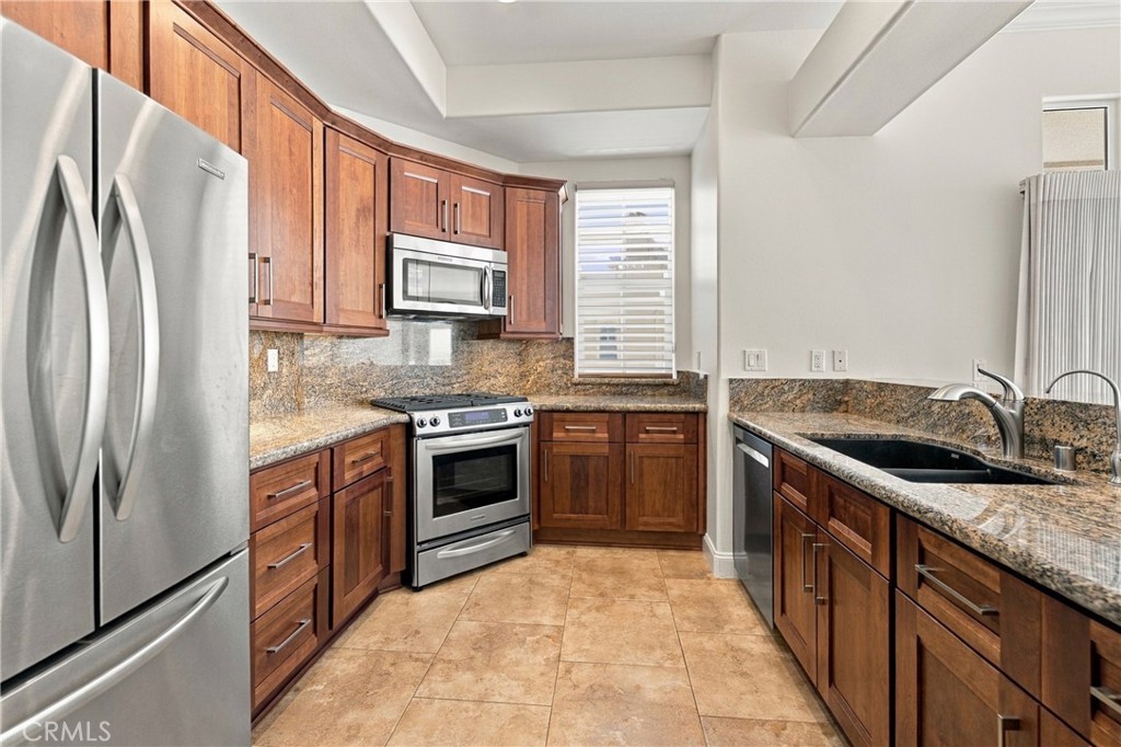 1500 E Ocean 718 Property Photo 27