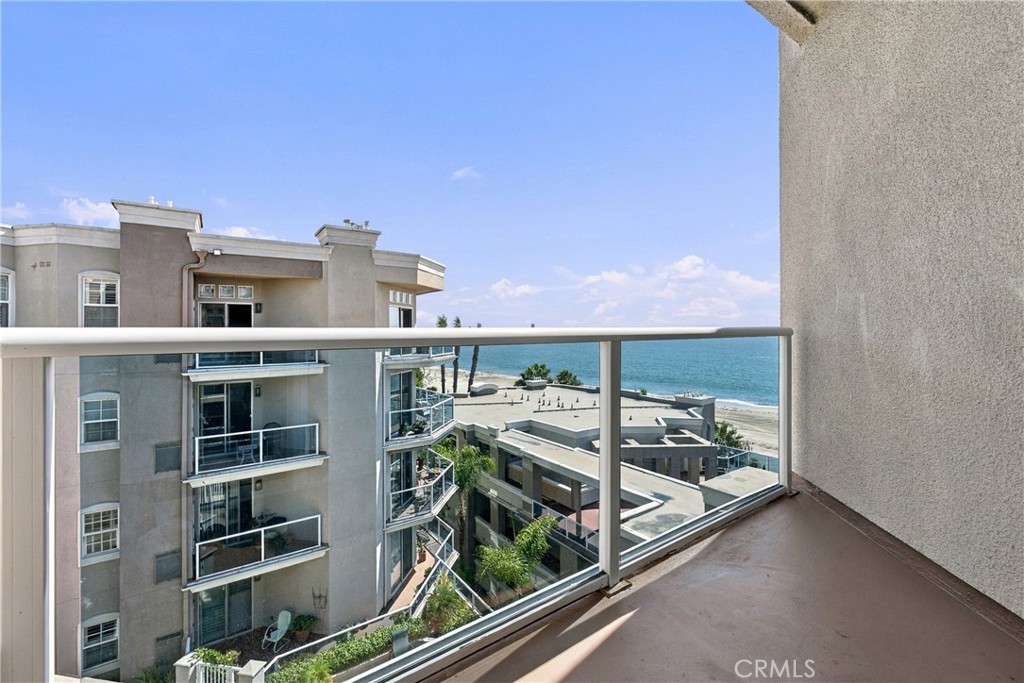 1500 E Ocean 718 Property Photo 36