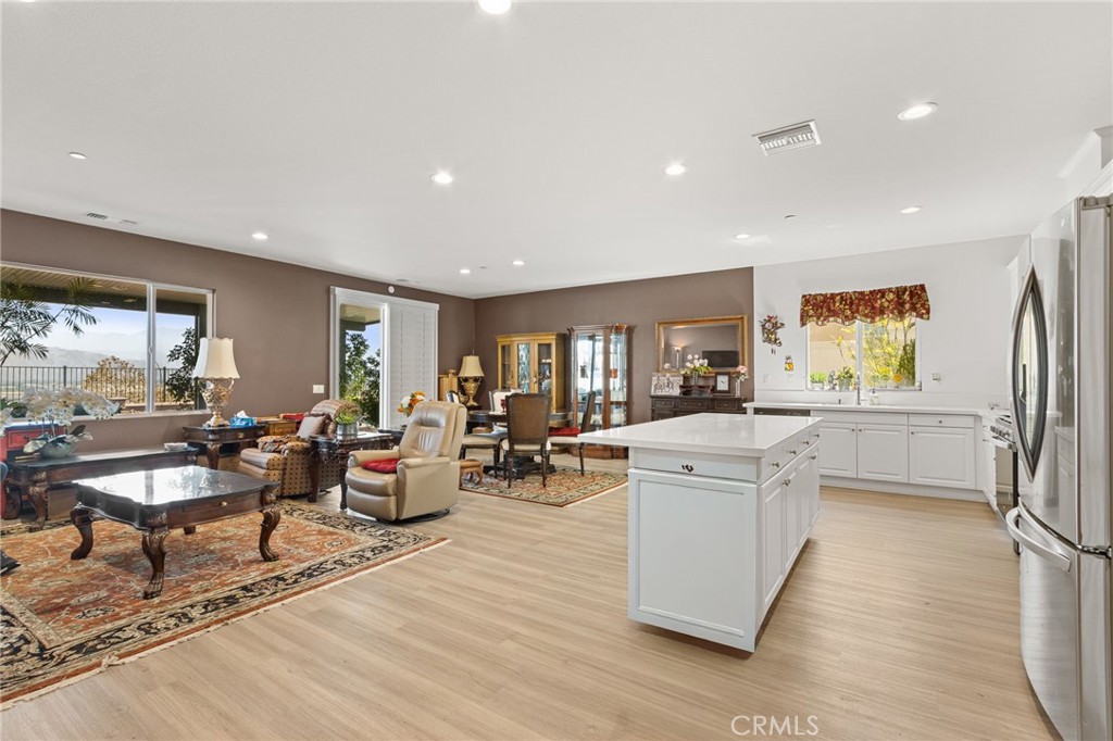 553 Chalakat Court Property Photo 3