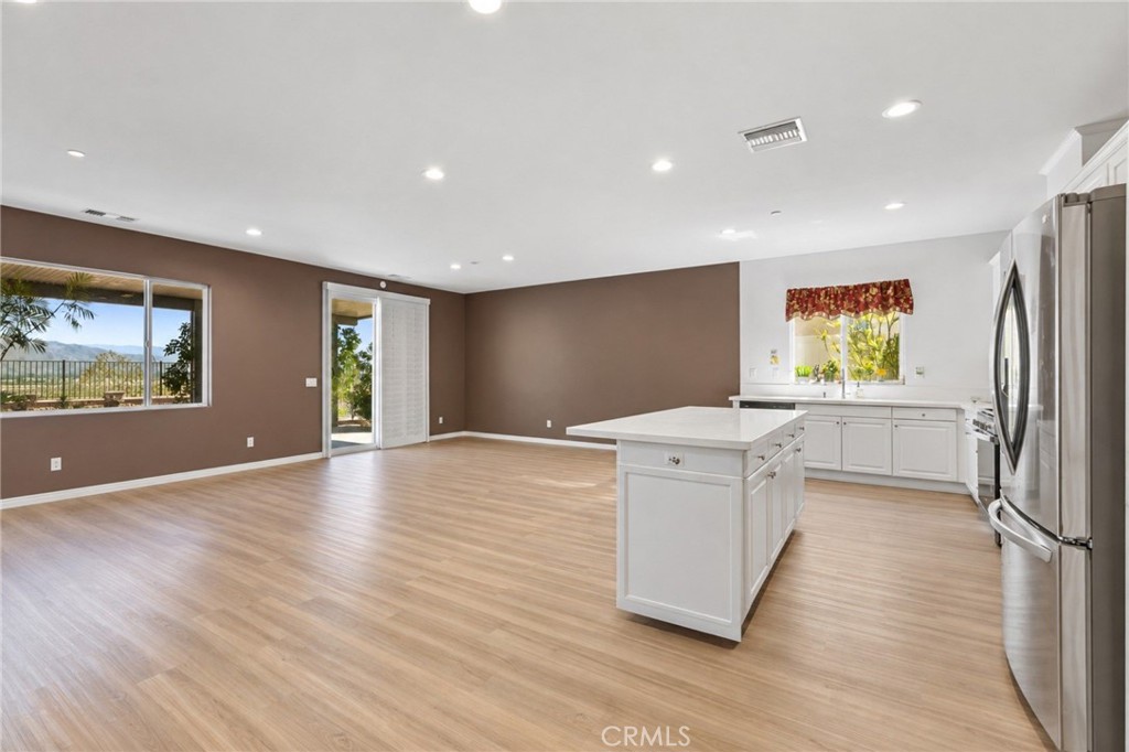 553 Chalakat Court Property Photo 4