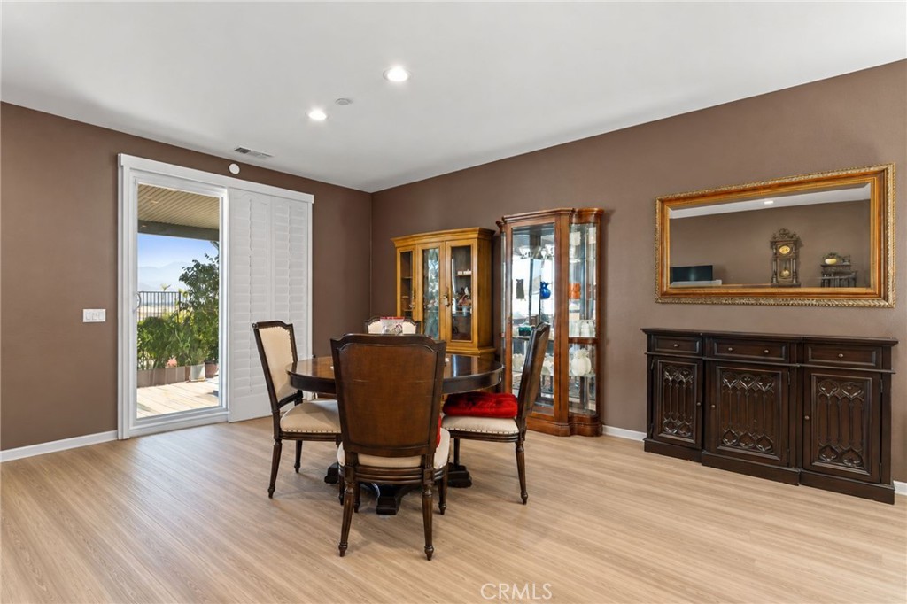 553 Chalakat Court Property Photo 8