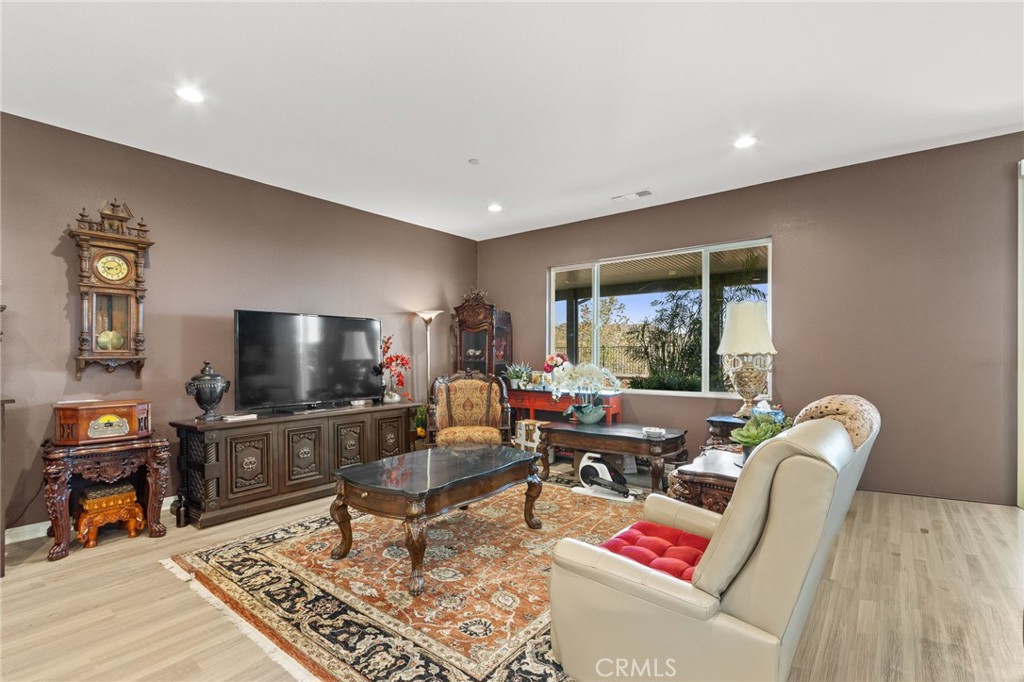 553 Chalakat Court Property Photo 10