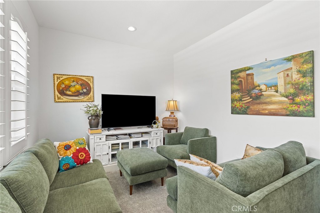 553 Chalakat Court Property Photo 18