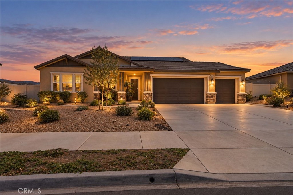 553 Chalakat Court Property Photo 31